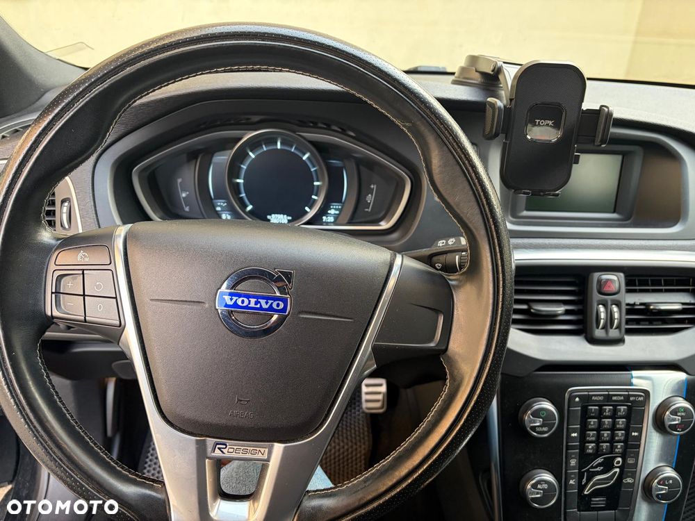 Volvo V40 ver-d2-r--design-kinetic - 8
