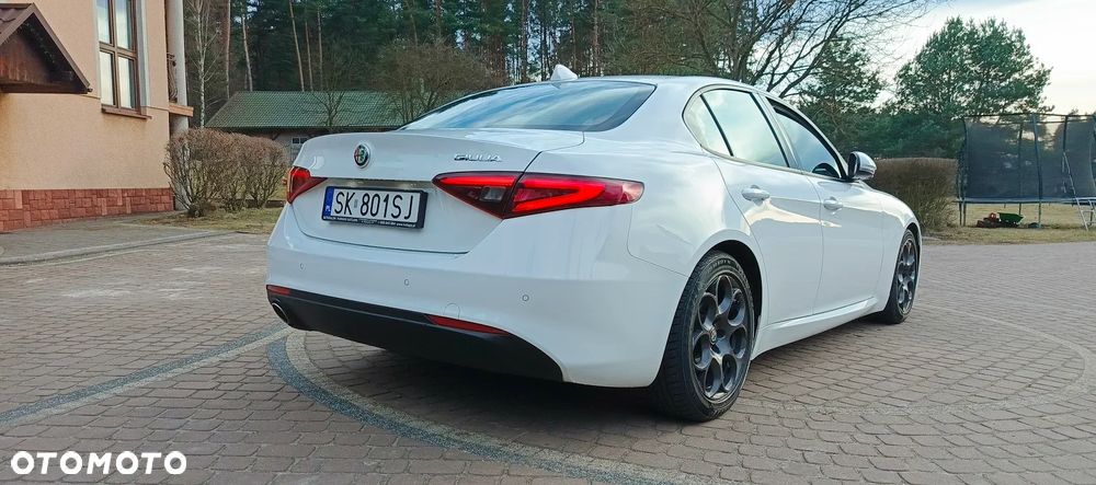 Alfa Romeo Giulia 2.2 D Turbo Super - 9