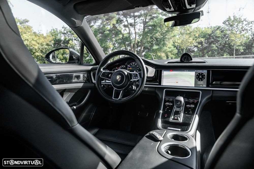Porsche Panamera Sport Turismo 4 E-Hybrid - 22