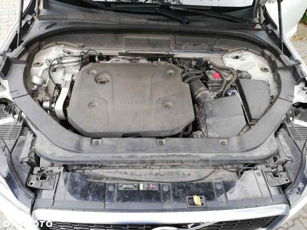 Volvo XC 60 B5 D AWD R-Design - 13