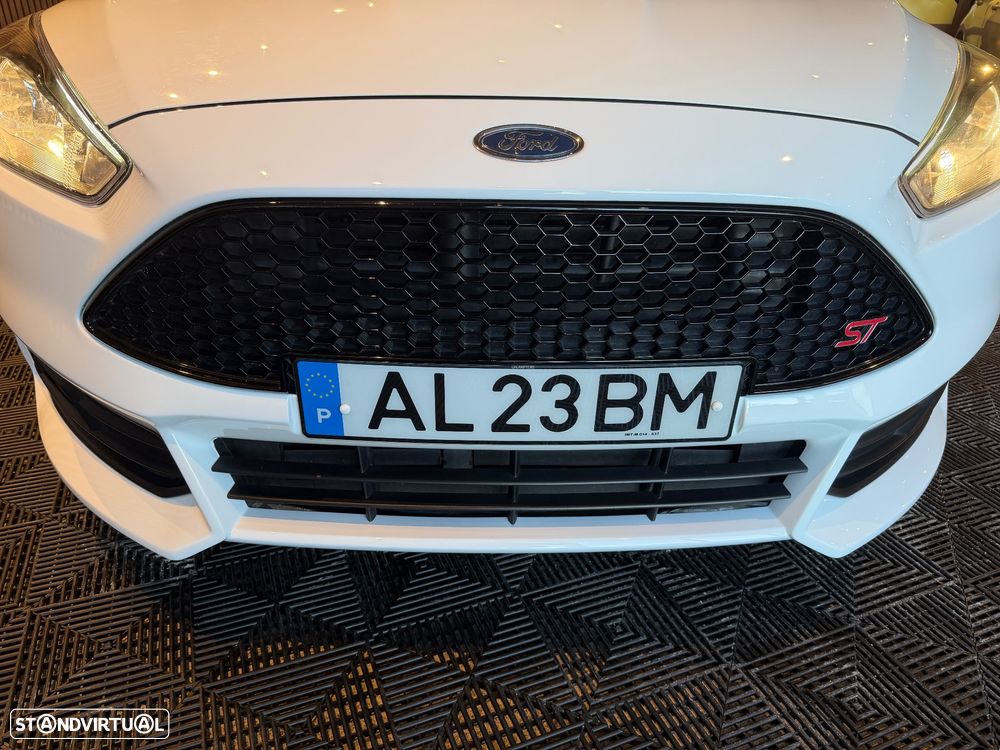 Ford Focus SW 2.0 TDCi ST-2 - 17