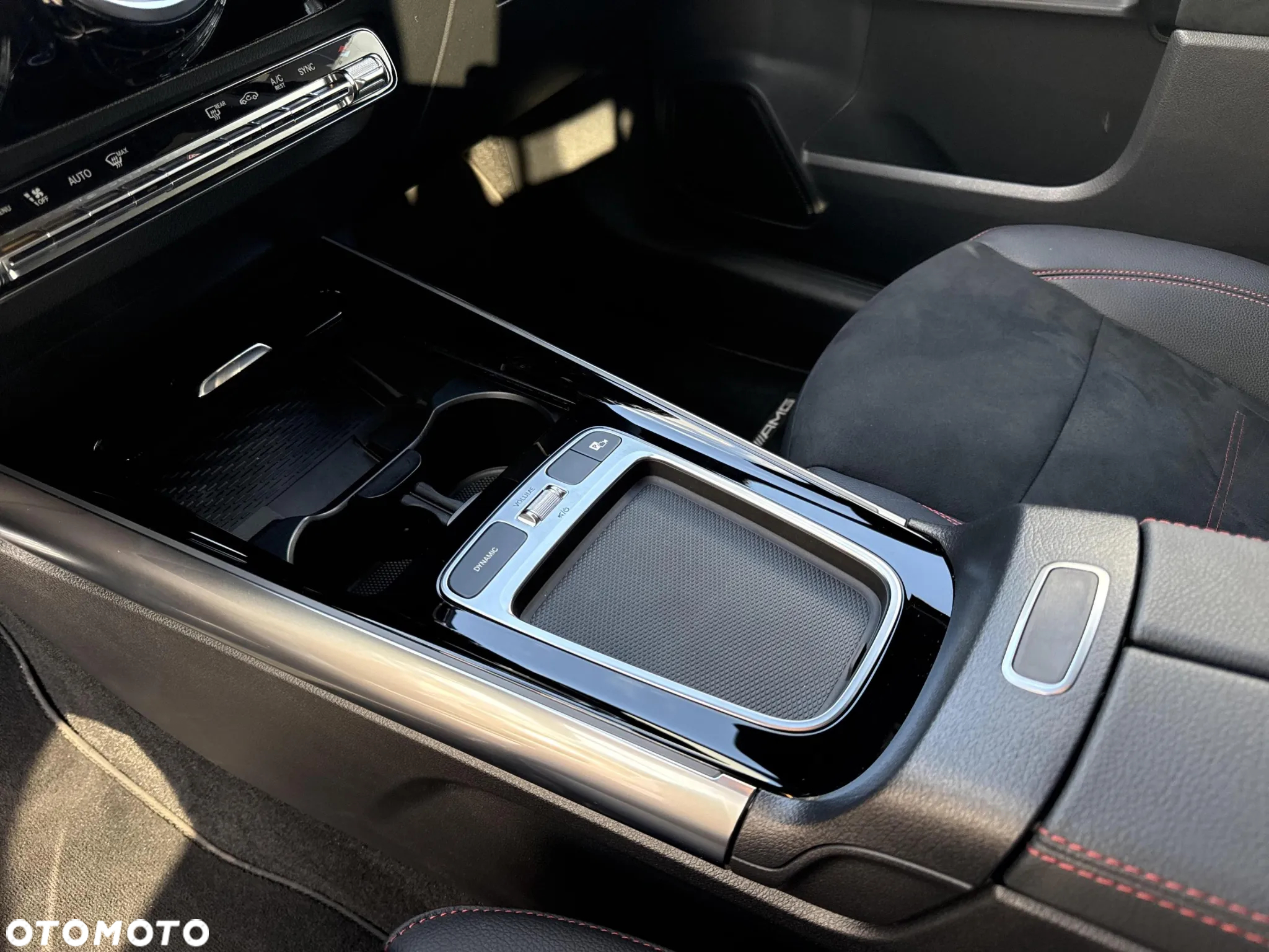 Mercedes-Benz GLA 200 d 4-Matic AMG Line 8G-DCT - 11