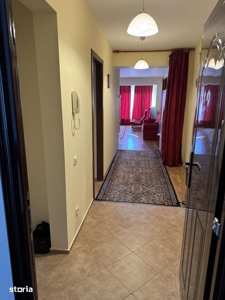 Vand apartament spatios, 2 camere in Sinaia — fotografia 1