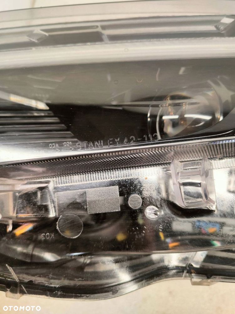 Toyota RAV 4 LIFT FULL LED 2023 Przód strona lewa STANLEY 42-113 - 10