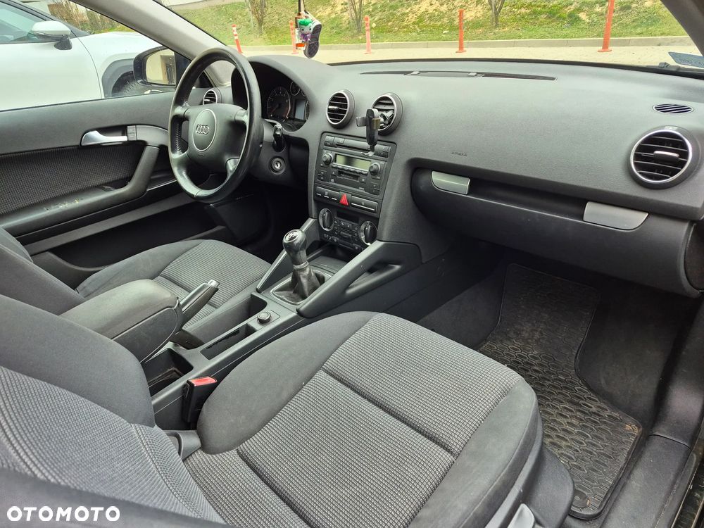 Audi A3 3-drzwiowe 1.6 Ambiente - 6
