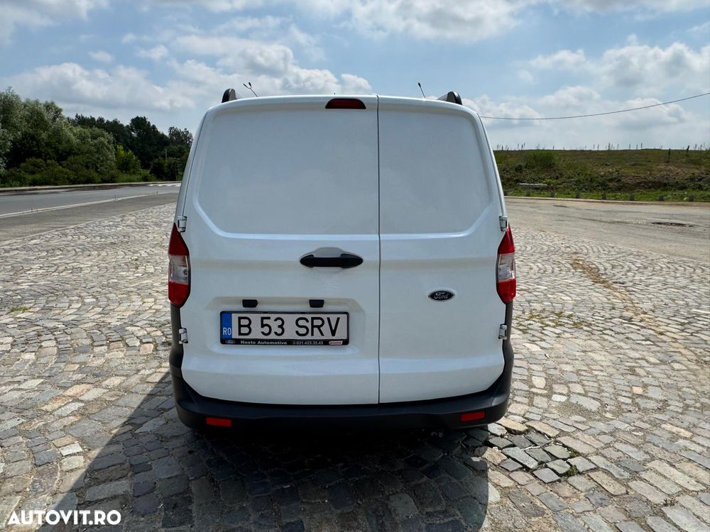 Ford Courier - 16
