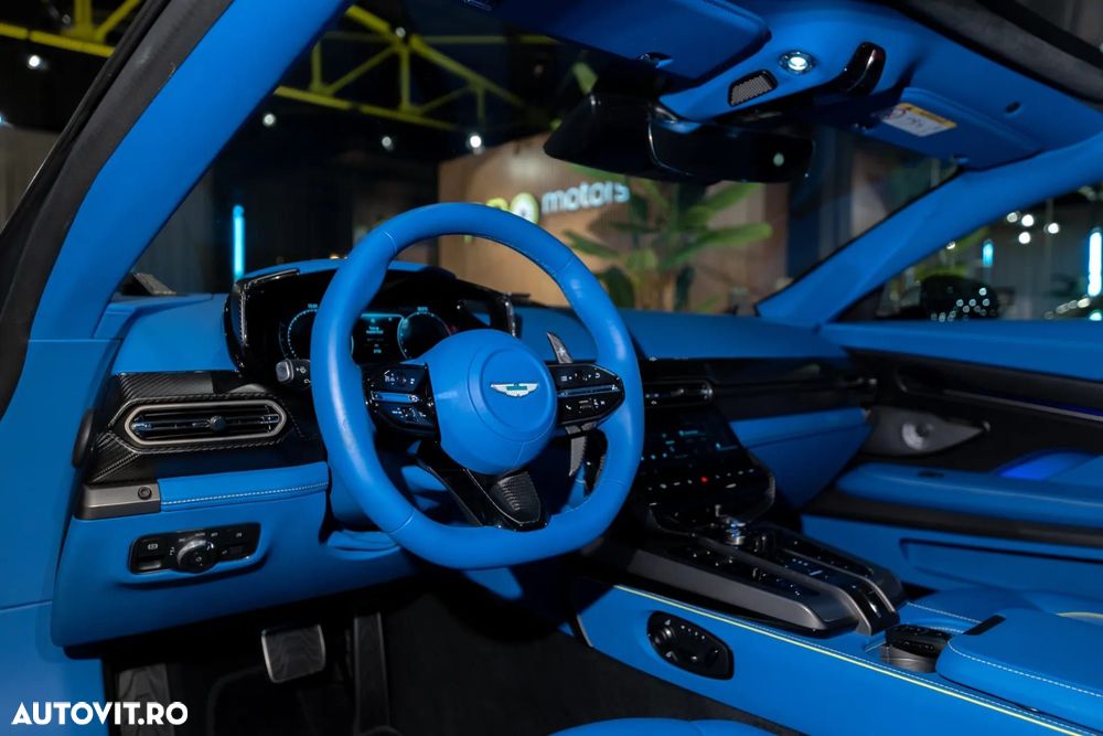 Aston Martin Vanquish - 8