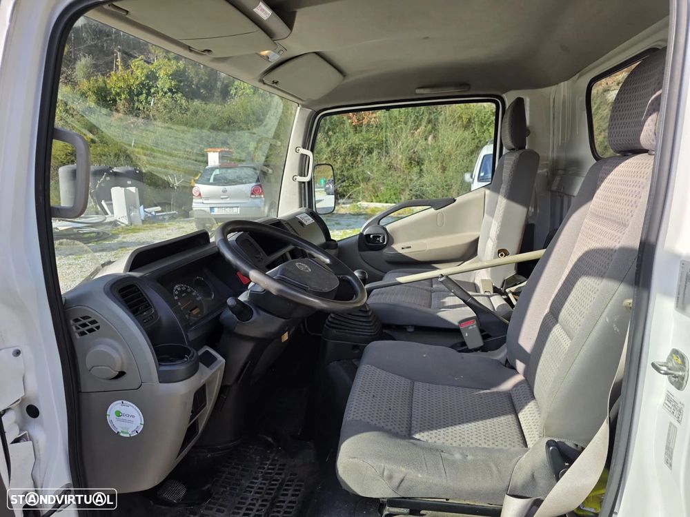 Nissan CABSTAR COM BARQUINHA - 2