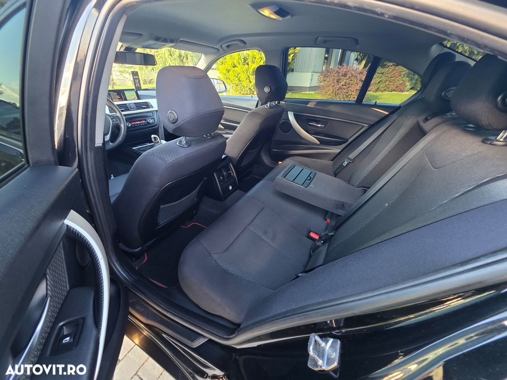 BMW Seria 3 320d Aut. Sport Line - 12
