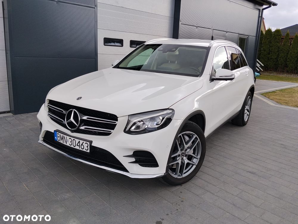 Mercedes-Benz GLC 250 4Matic 9G-TRONIC AMG Line - 1