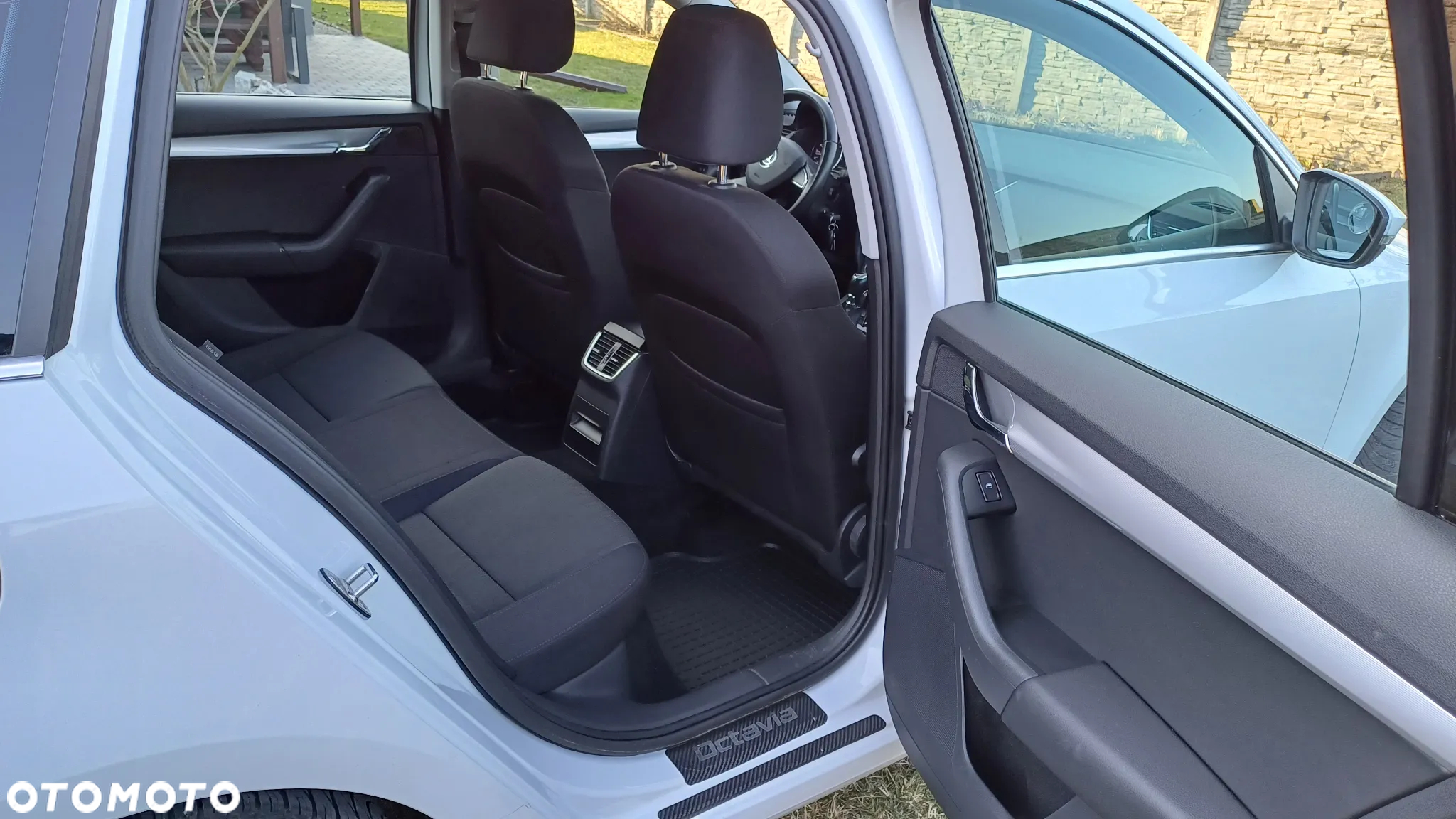 Volkswagen Passat - 18