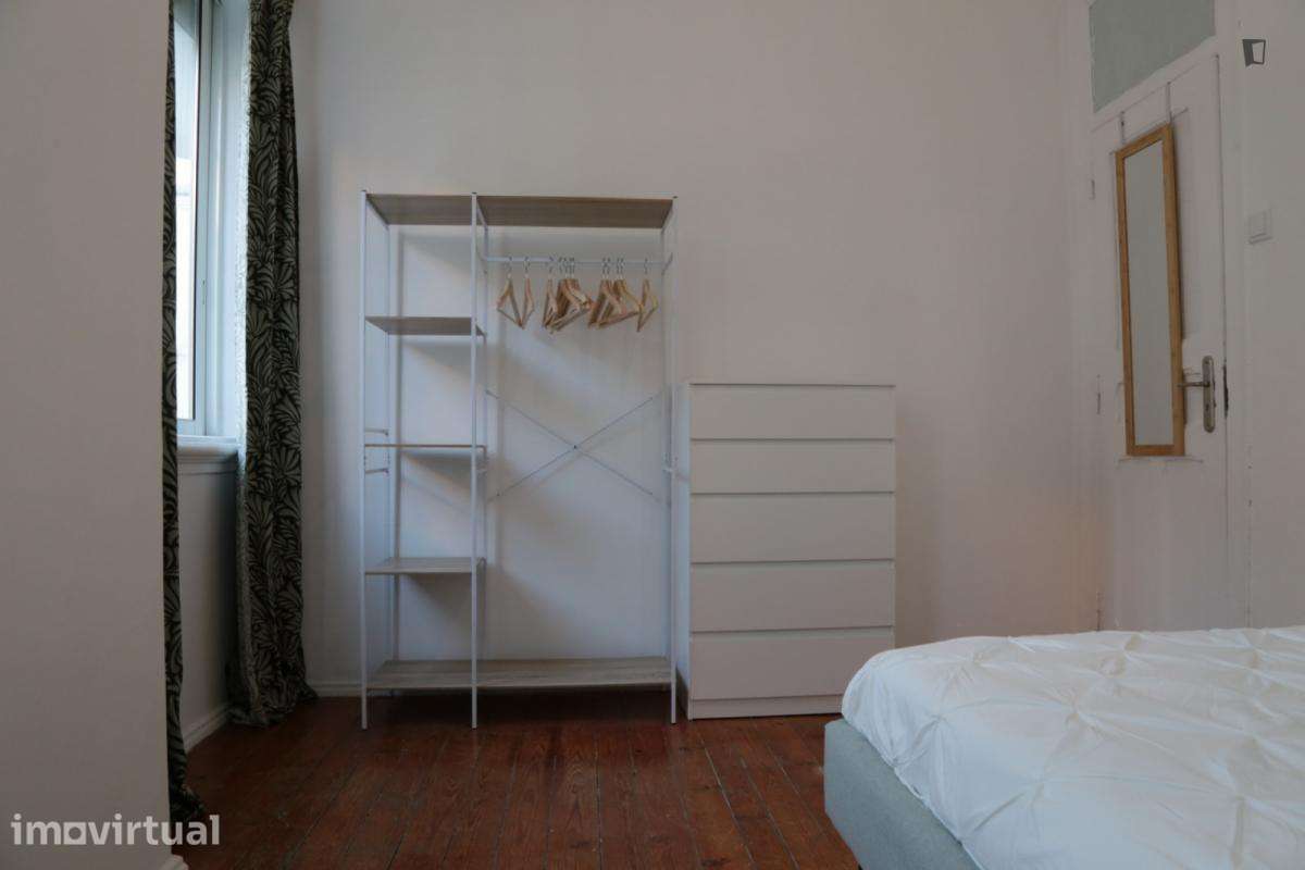 Quarto - localizado em Alameda Lisbon - Grande imagem: 4/30