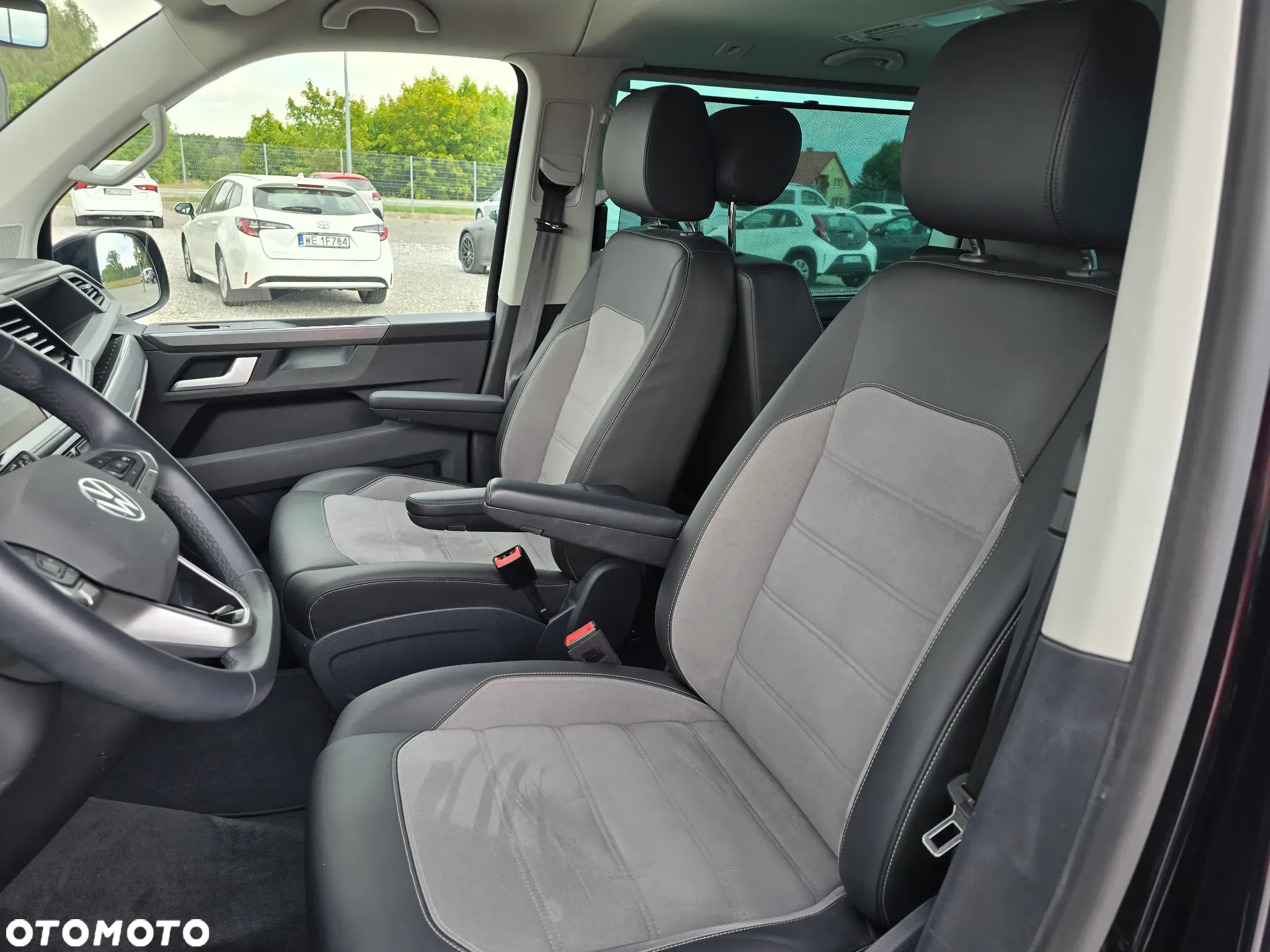 Volkswagen Multivan 6.1 2.0 TDI L1 Highline 4Motion DSG - 24