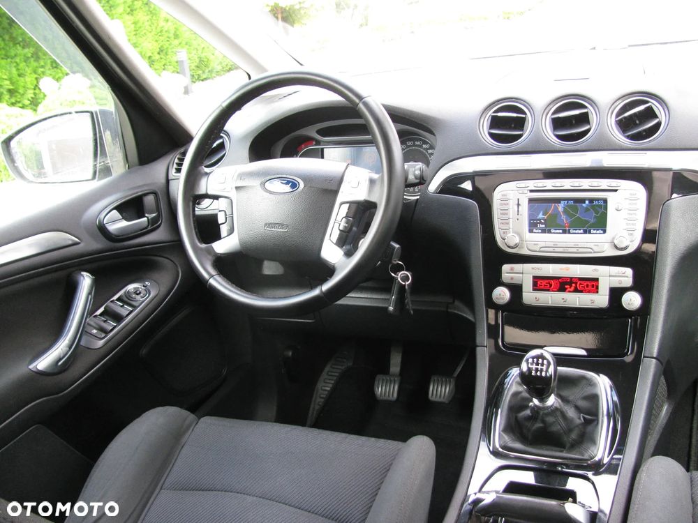 Ford Galaxy 2.0 TDCi Titanium - 24