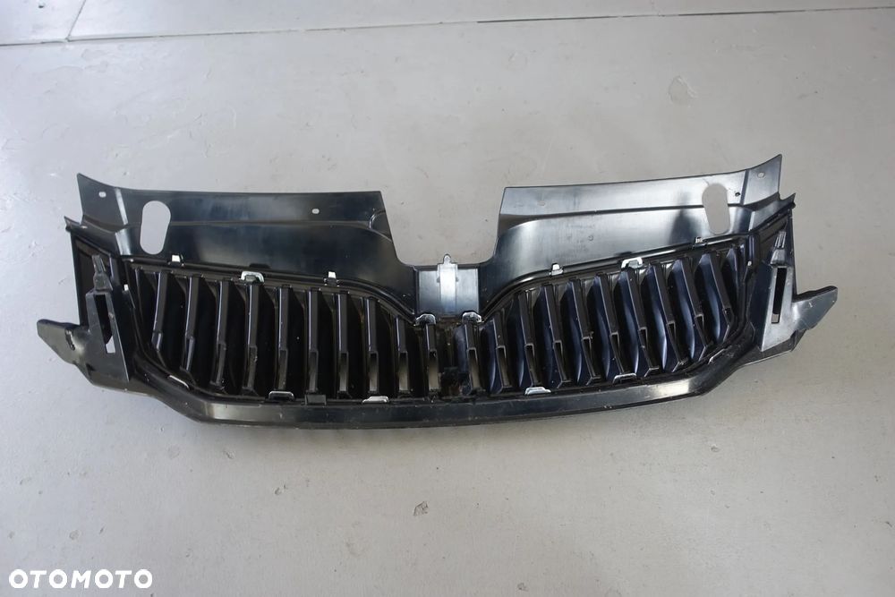 ATRAPA GRILL SKODA OCTAVIA III 12-15r.  5E0 ORYGINAŁ - 5