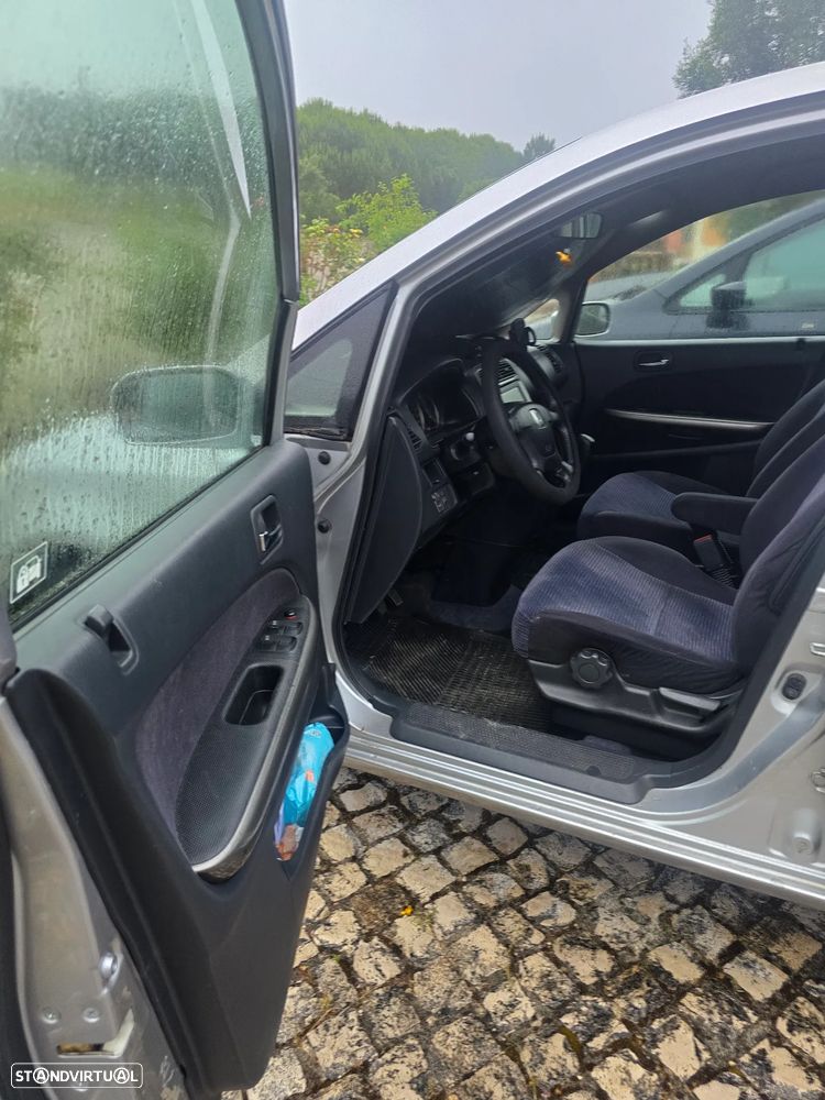 Honda Stream 2.0i ES Sport - 8