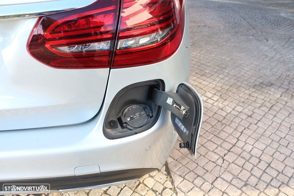 Mercedes-Benz C 300 de AMG Line - 13