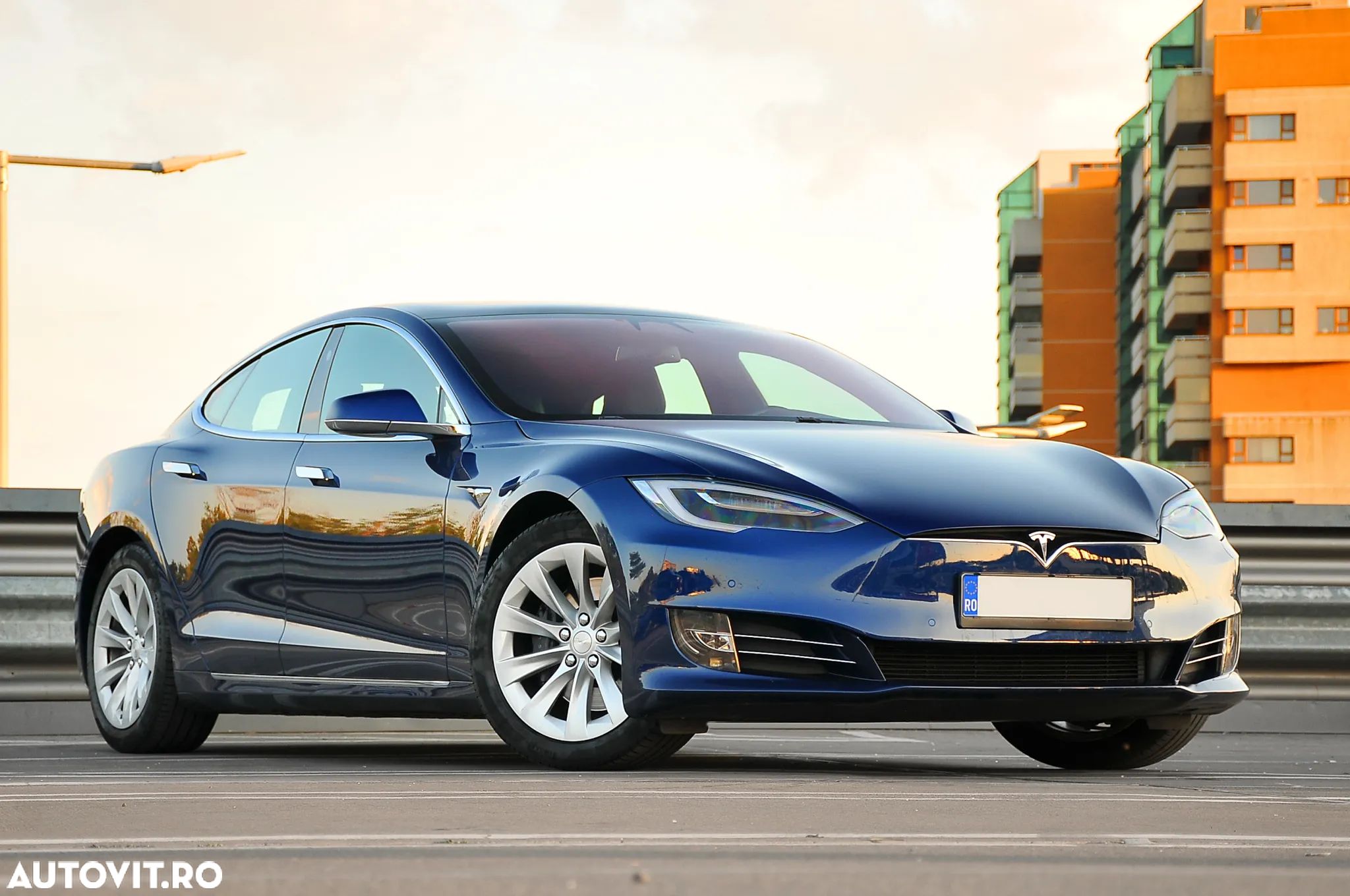 Tesla Model S Standard - 1