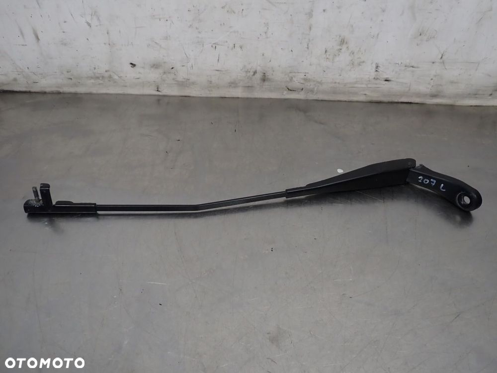 RAMIĘ WYCIERACZKI PRZÓD LEWE PEUGEOT 207 1.6 A6DAGCC