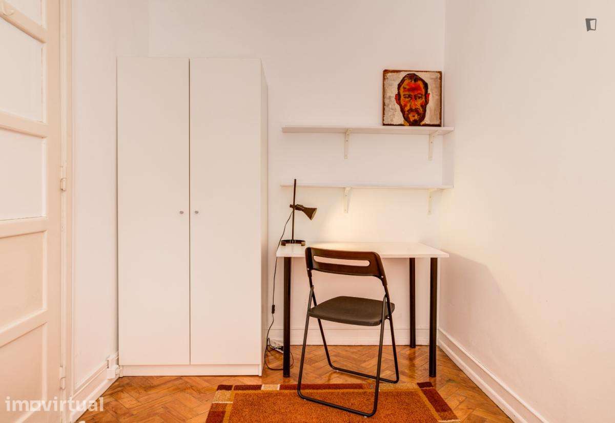 Quarto - localizado em São Sebastião Lisbon - Grande imagem: 2/14