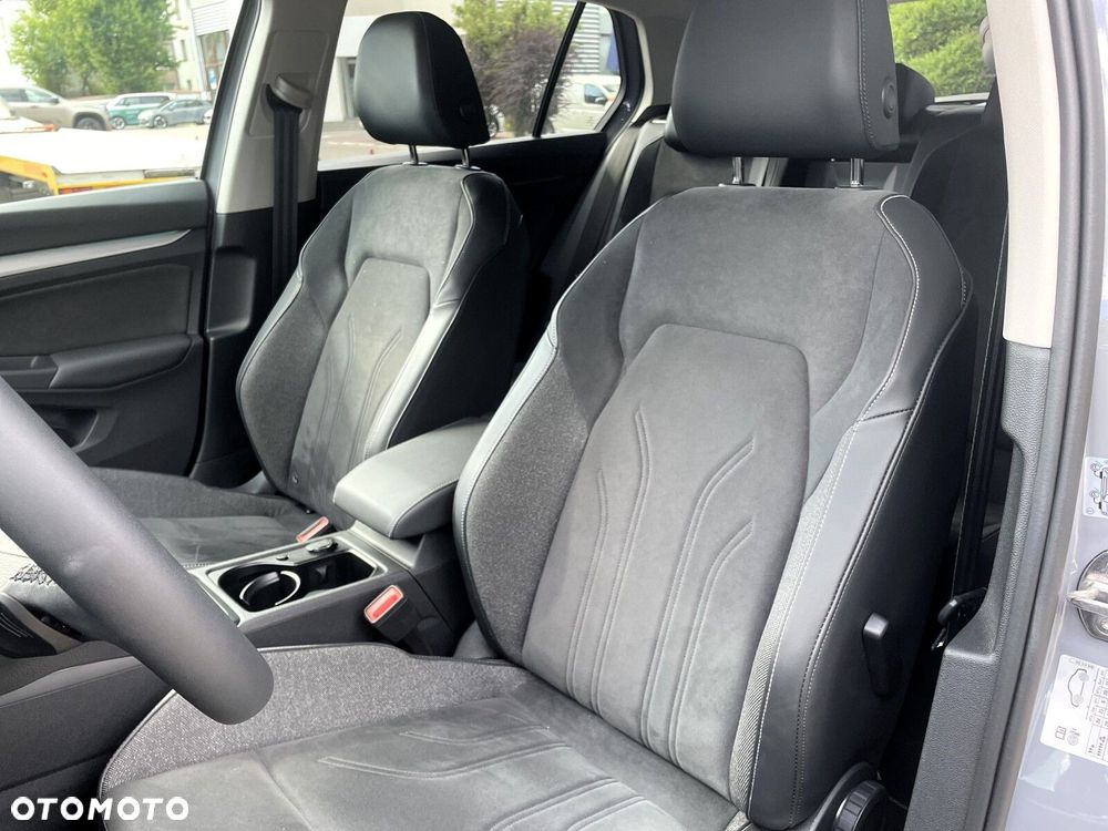 Volkswagen Golf 1.5 eTSI mHEV Life Plus DSG - 12