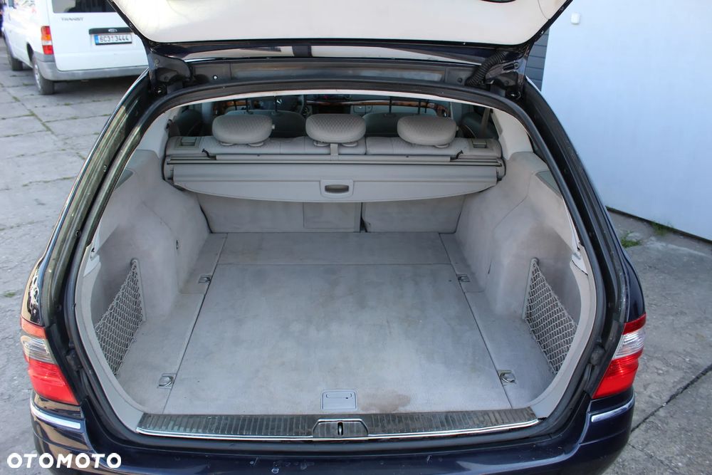 Mercedes-Benz Klasa E - 27