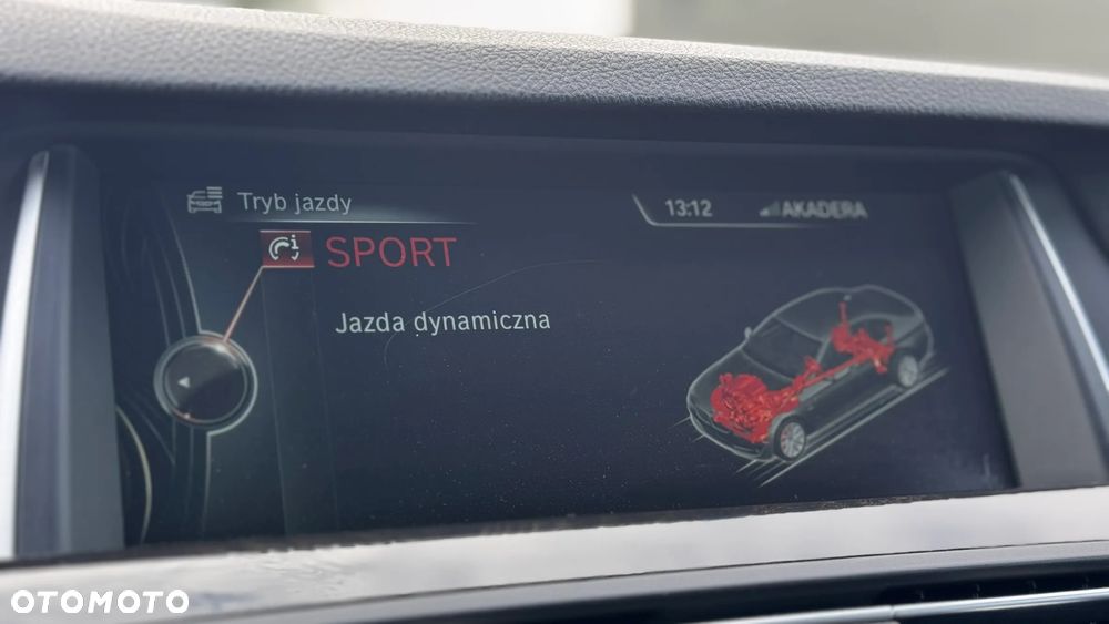 BMW Seria 5 525d xDrive Luxury Line - 29