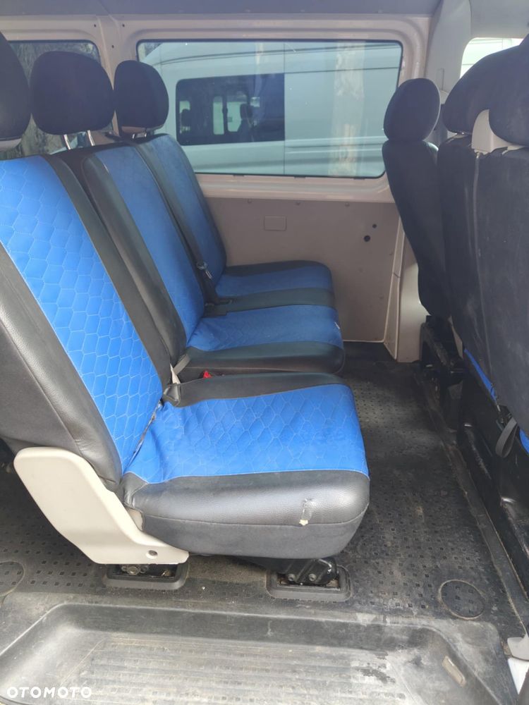 Volkswagen Caravelle 2.0 TDI L1 Comfortline DSG - 4