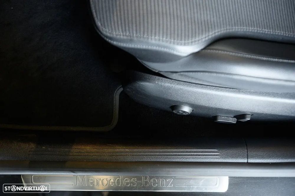 Mercedes-Benz C 300 e AMG Line - 46