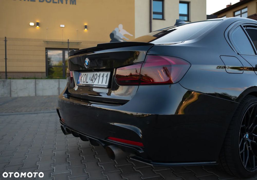 BMW Seria 3 328i - 3