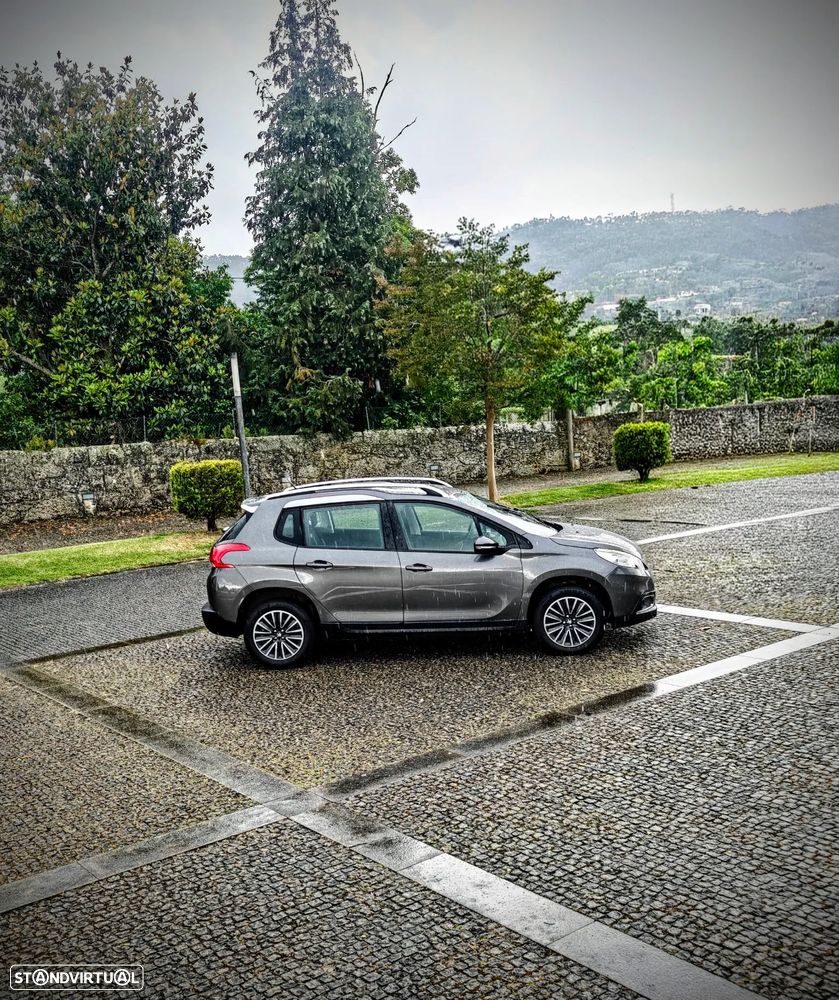Peugeot 2008 1.6 BlueHDi GT Line - 24
