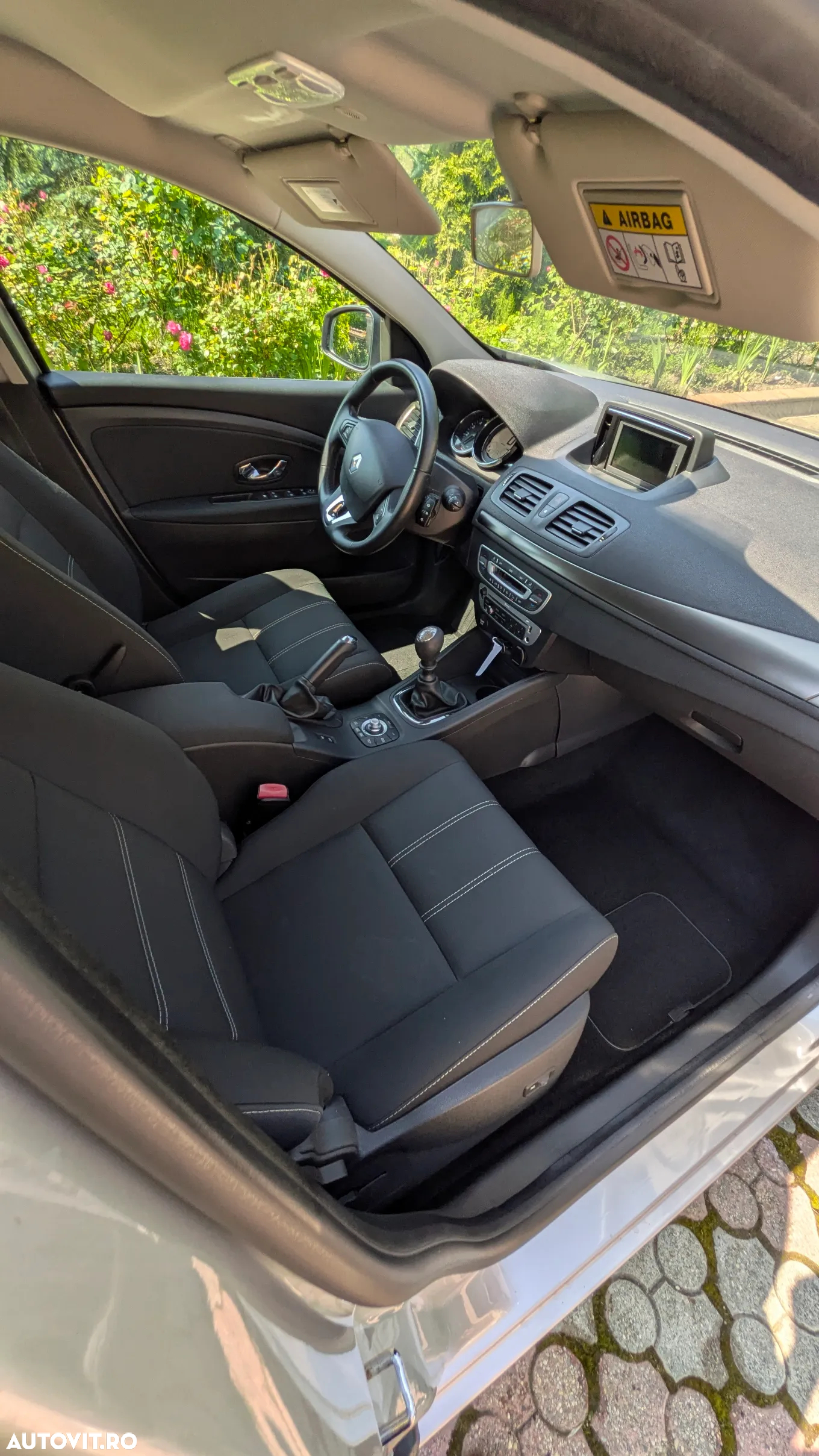 Renault Megane dCi 110 FAP Paris Business - 14