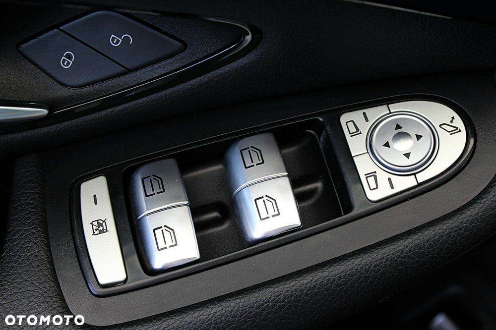 Mercedes-Benz GLC - 21