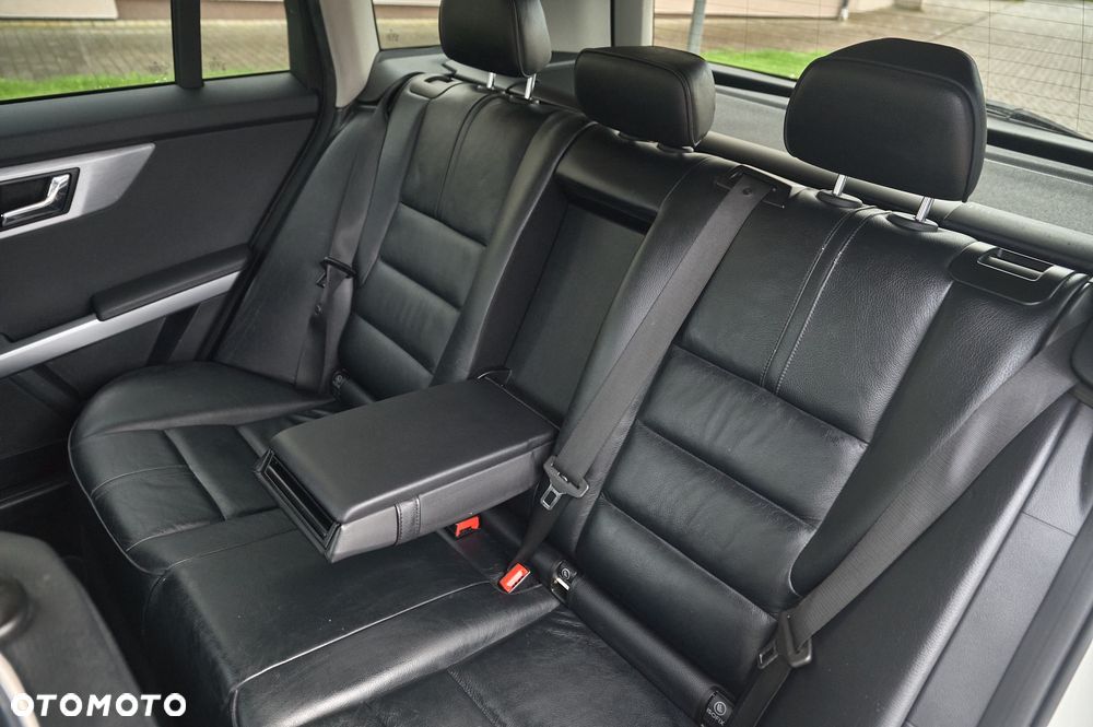 Mercedes-Benz GLK 220 CDI DPF BlueEFFICIENCY 7G-TRONIC - 32