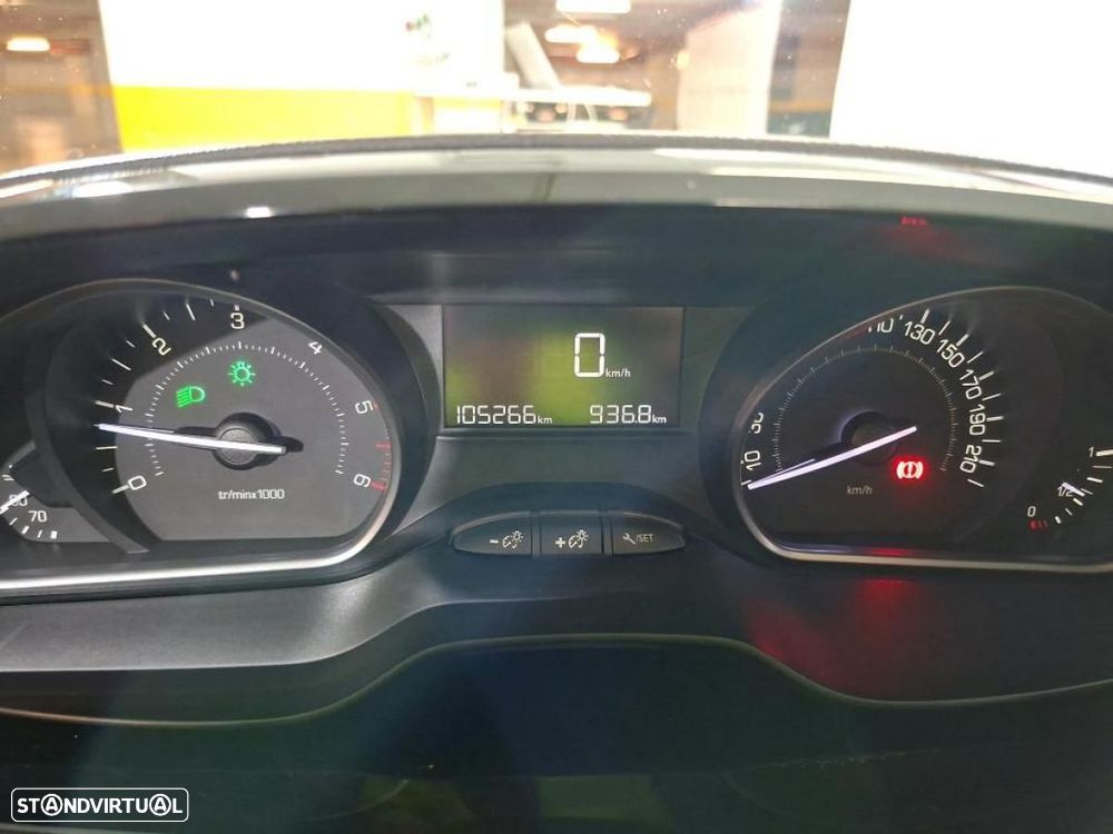 Peugeot 208 1.6 BlueHDi Active - 3