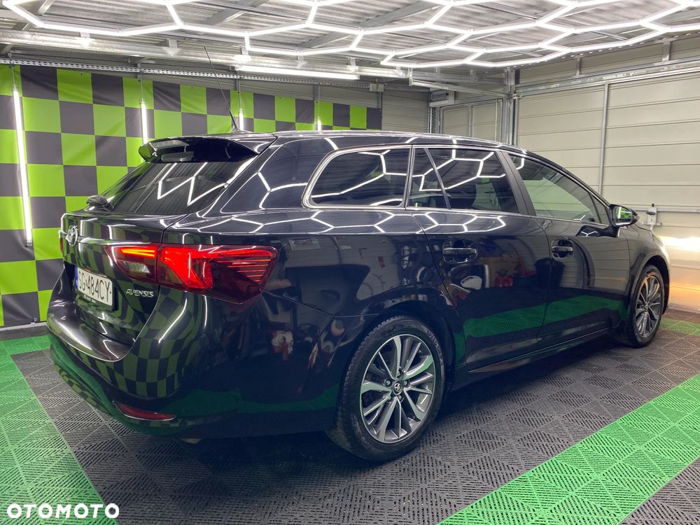 Toyota Avensis 2.0 D-4D Prestige - 2