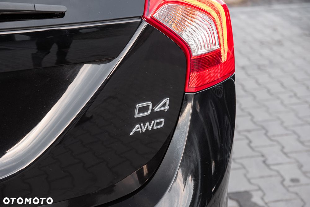 Volvo V60 Cross Country - 32