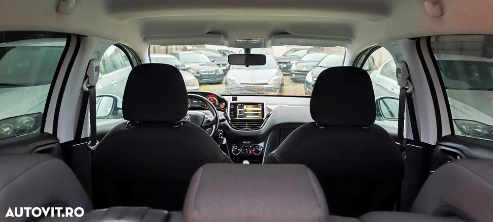 Peugeot 208 e-HDi 92 Stop&Start Style - 28