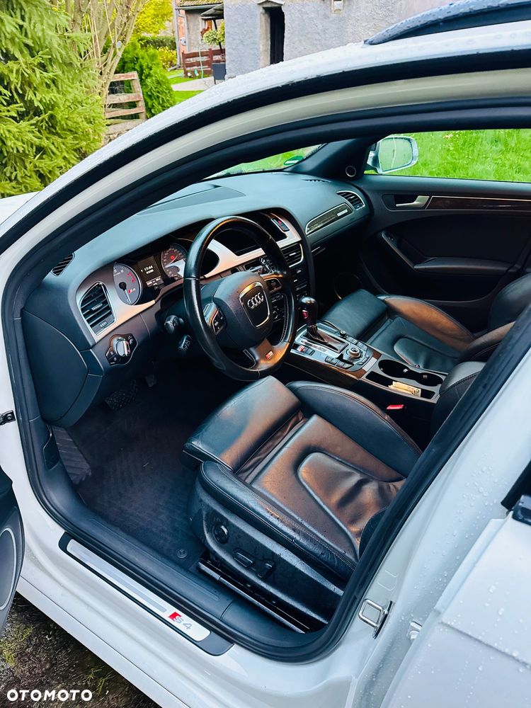 Audi S4 Avant S tronic - 16