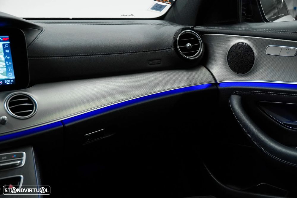 Mercedes-Benz E 300 d AMG designo 7L - 37