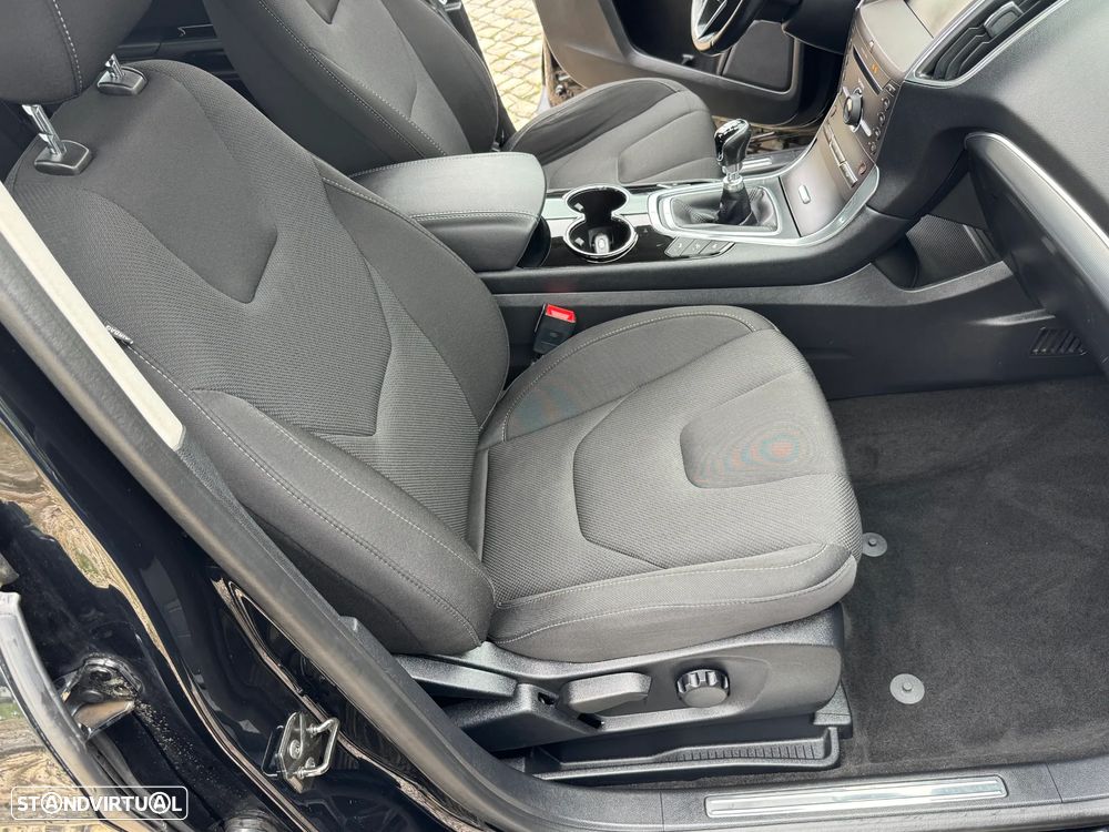 Ford S-Max 2.0 TDCi Titanium - 27