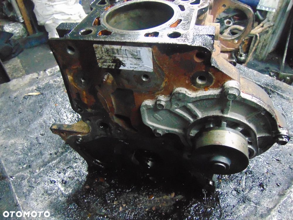 Blok silnika Opel Antara Captiva 2,0 VCDI - 6