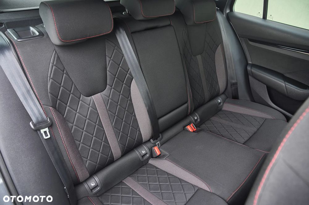 Skoda Octavia 2.0 TSI DSG RS Plus - 7