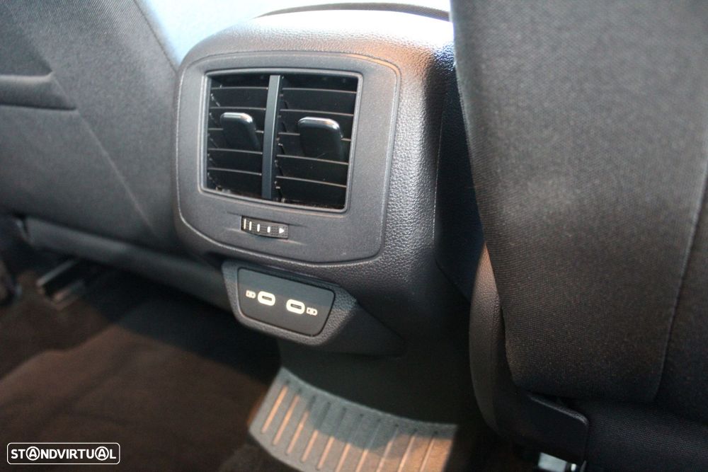 VW T-Roc 1.0 TSI Urban - 27