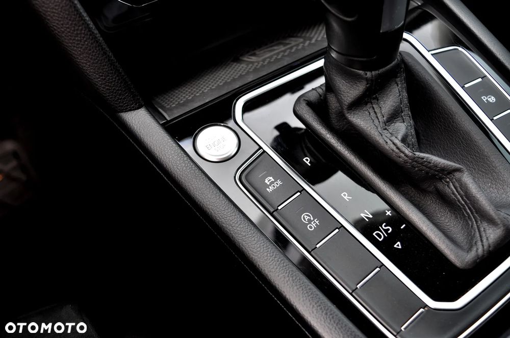 Volkswagen Passat 2.0 TDI EVO Elegance DSG - 25