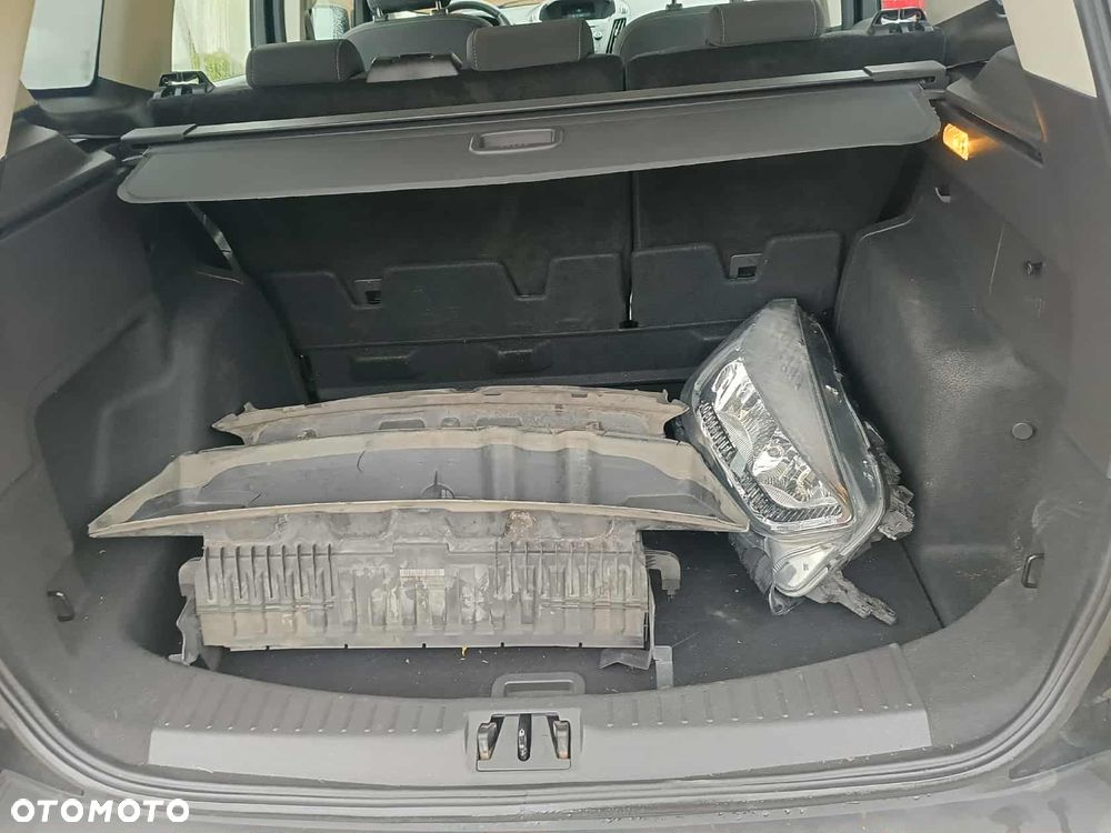 Ford Kuga 1.5 EcoBoost 2x4 Trend - 21