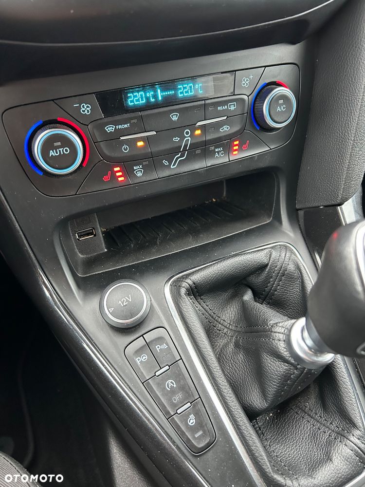 Ford Focus 1.0 EcoBoost Start-Stopp-System TITANIUM STYLE - 23