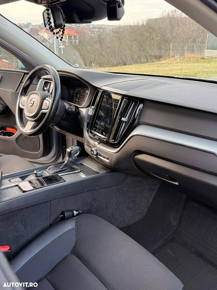 Volvo XC 60 D4 AWD Geartronic Momentum - 9