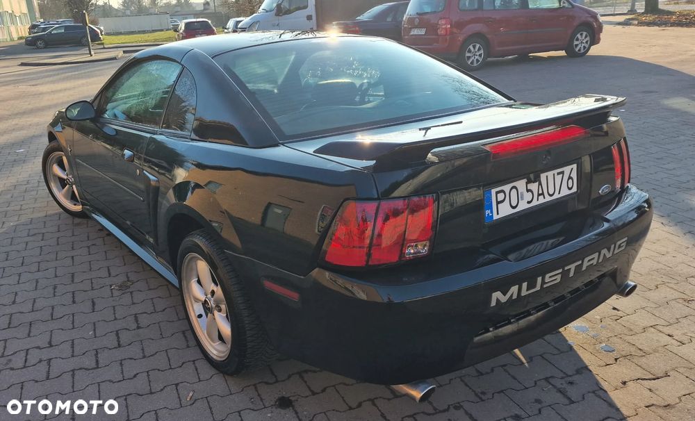 Ford Mustang - 2
