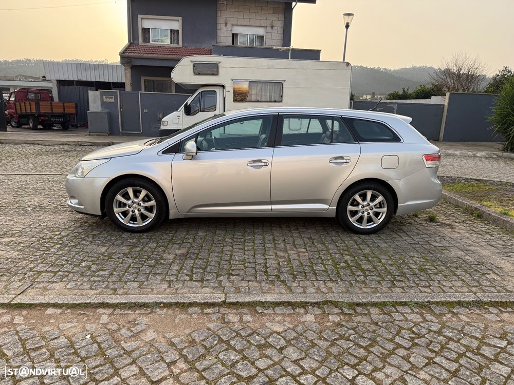 Toyota Avensis SW 2.2 D-4D Ex.+Pele+GPS - 4